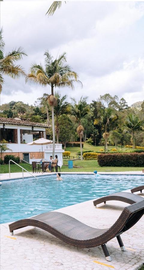 Club Campestre Hacienda Fizebad Hotel Retiro Kültér fotó